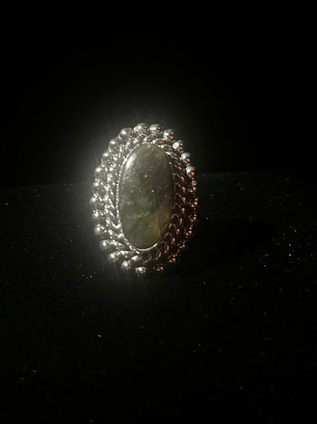 Mystic Western | Labradorite Gemstone Ring - Regul Silver