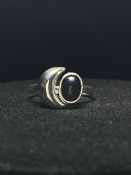 Crescent Moon Ring | Customizable Gemstone - Regul Silver